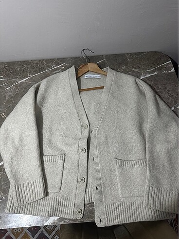 BERSHKA ERKEK HIRKA