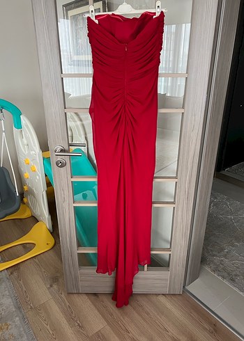 Kırmızı Drapeli Straplez Uzun Abiye Elbise - Görsel 3