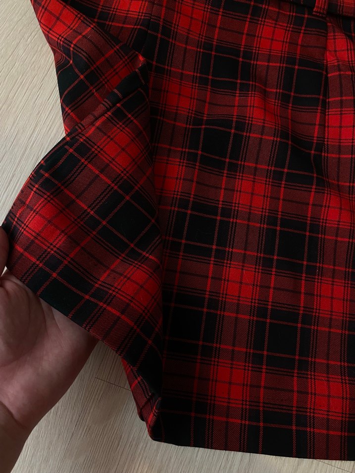 Kemerli Kırmızı Ekose Kısa Etek - Görsel 3