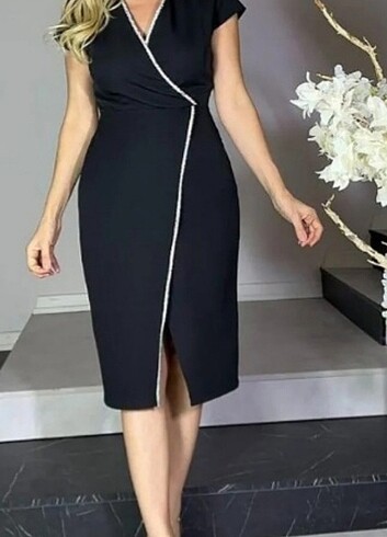 Kruvaze Yaka Yarım Ay Kollu Taş Detaylı Önü Yırtmaçlı Elbise - Görsel 7