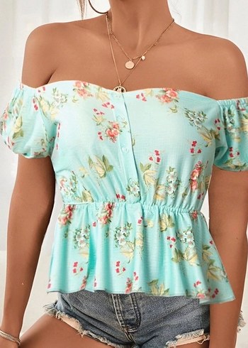 Kadın kısa kollu madonna yaka çiçek desenli düğme detaylı - Görsel 2