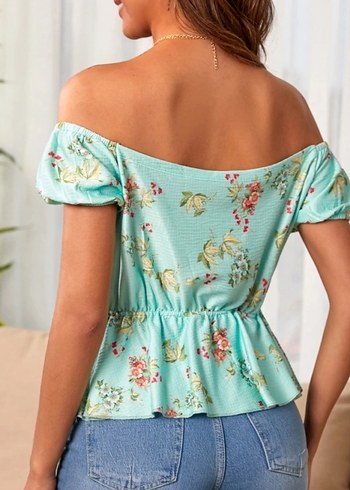 Kadın kısa kollu madonna yaka çiçek desenli düğme detaylı - Görsel 3