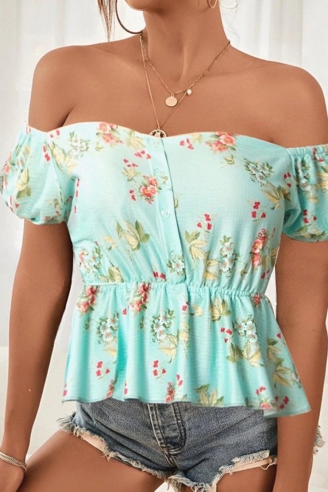 Kadın kısa kollu madonna yaka çiçek desenli düğme detaylı - Görsel 2