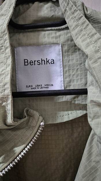 Bershka ince yağmurluk  - Görsel 3