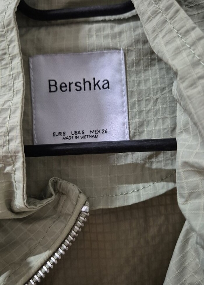 Bershka ince yağmurluk  - Görsel 3