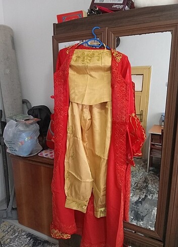 38 Beden kırmızı Renk Bindallı kına elbisesi