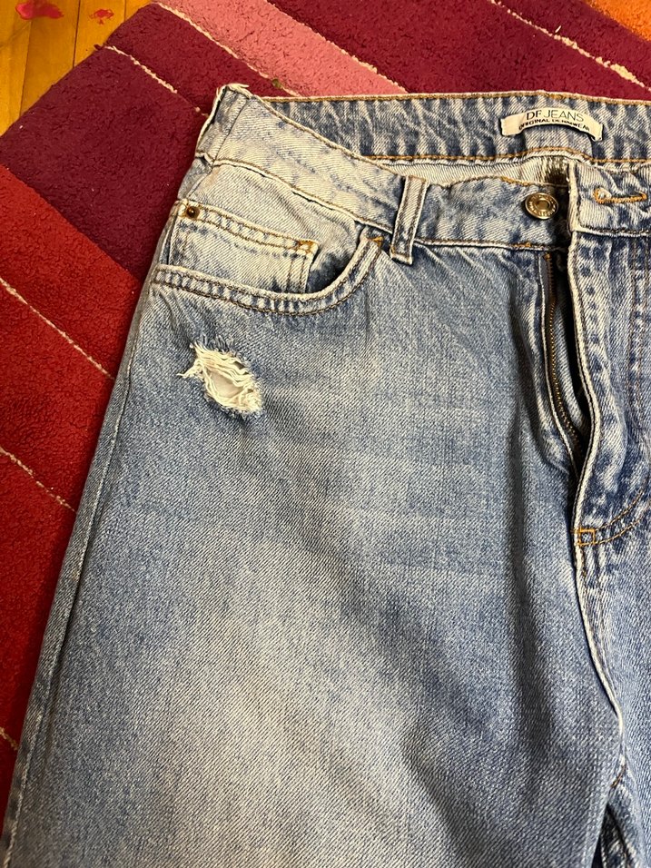 Mavi Yırtık Detaylı Salaş Denim Jean - Görsel 4