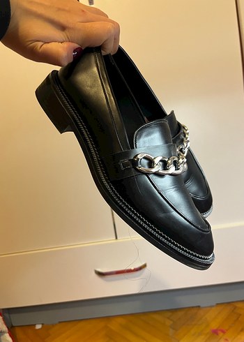 Stradivarius zincir detaylı makosen loafer - Görsel 6