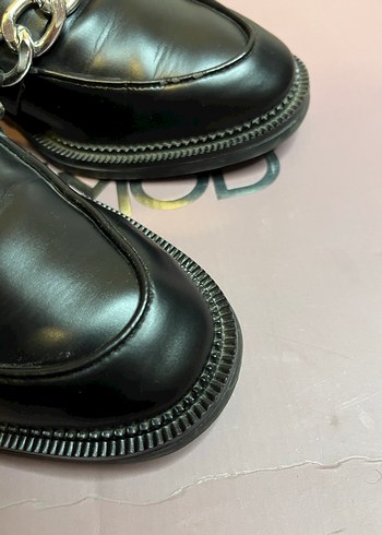 Stradivarius zincir detaylı makosen loafer - Görsel 9