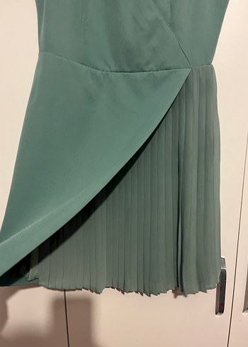 Yeşil Pilili V Yaka Kolsuz Elbise - Görsel 4