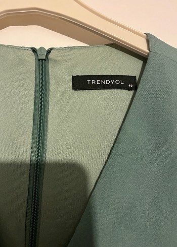 Yeşil Pilili V Yaka Kolsuz Elbise - Görsel 3