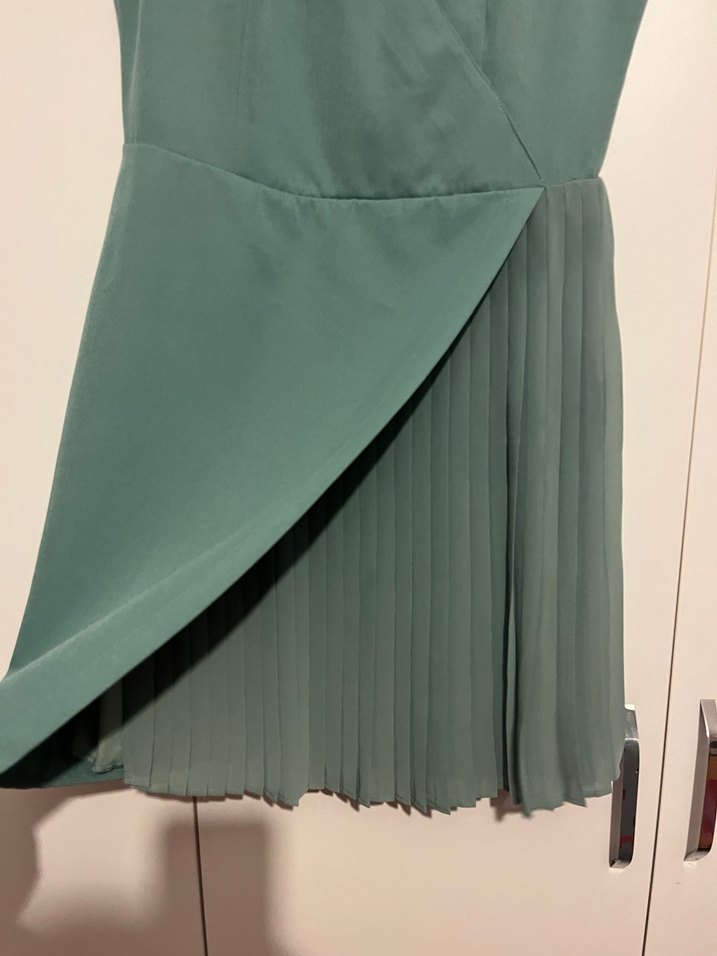 Yeşil Pilili V Yaka Kolsuz Elbise - Görsel 4