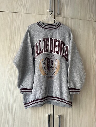 sweat shirt
