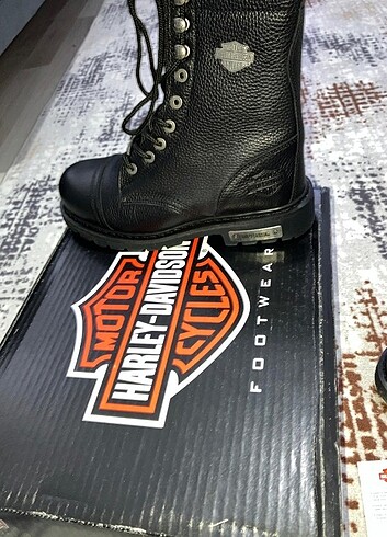 Harley Davidson colmar kadın bot