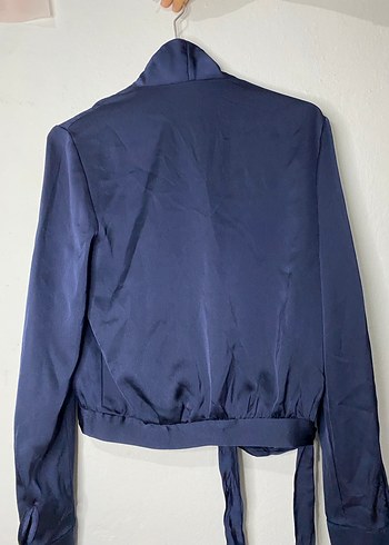 Kadın Mavi Saten Kemerli Uzun Kollu Bluz - Görsel 3