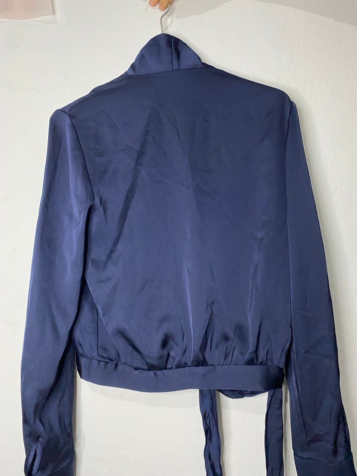 Kadın Mavi Saten Kemerli Uzun Kollu Bluz - Görsel 3