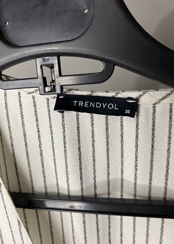 Çizgili V Yaka Uzun Kolsuz Kadın Elbise - Görsel 3