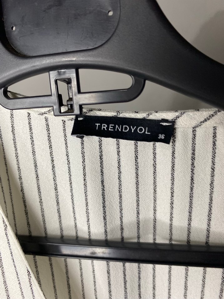 Çizgili V Yaka Uzun Kolsuz Kadın Elbise - Görsel 3