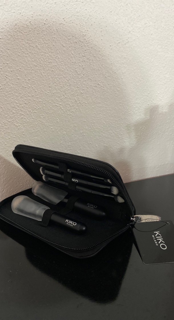 KIKO Milano Siyah Makyaj Fırçası Seti - Görsel 3