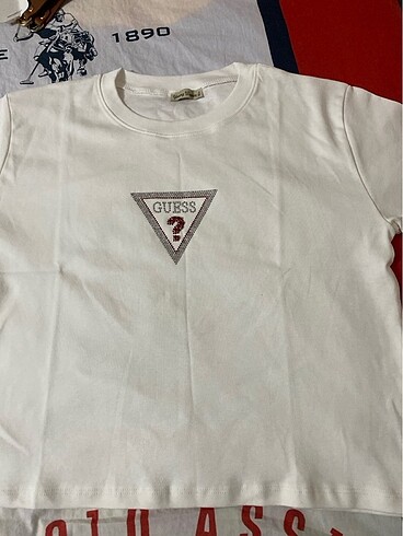 Guess Tshirt