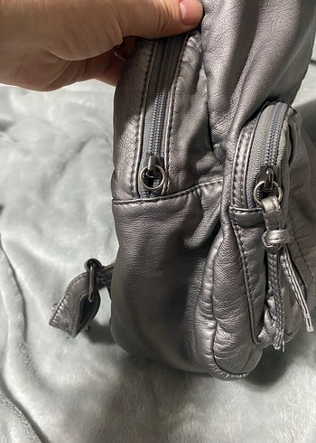Gri Fermuarlı Kadın Sırt Çantası - Görsel 5