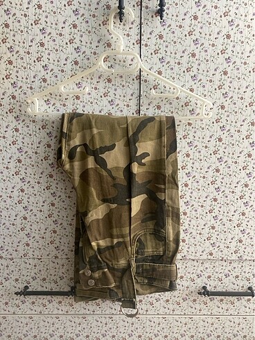 Topshop kamuflaj pantolon