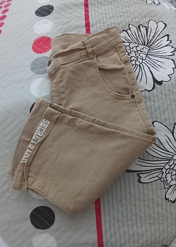 Bej Erkek Çocuk Bol Kesim Baskılı Kemerli likralı Pantolon