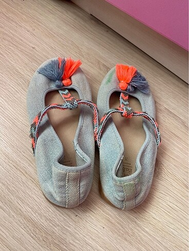 Zara Zara baby 25 numara babet????