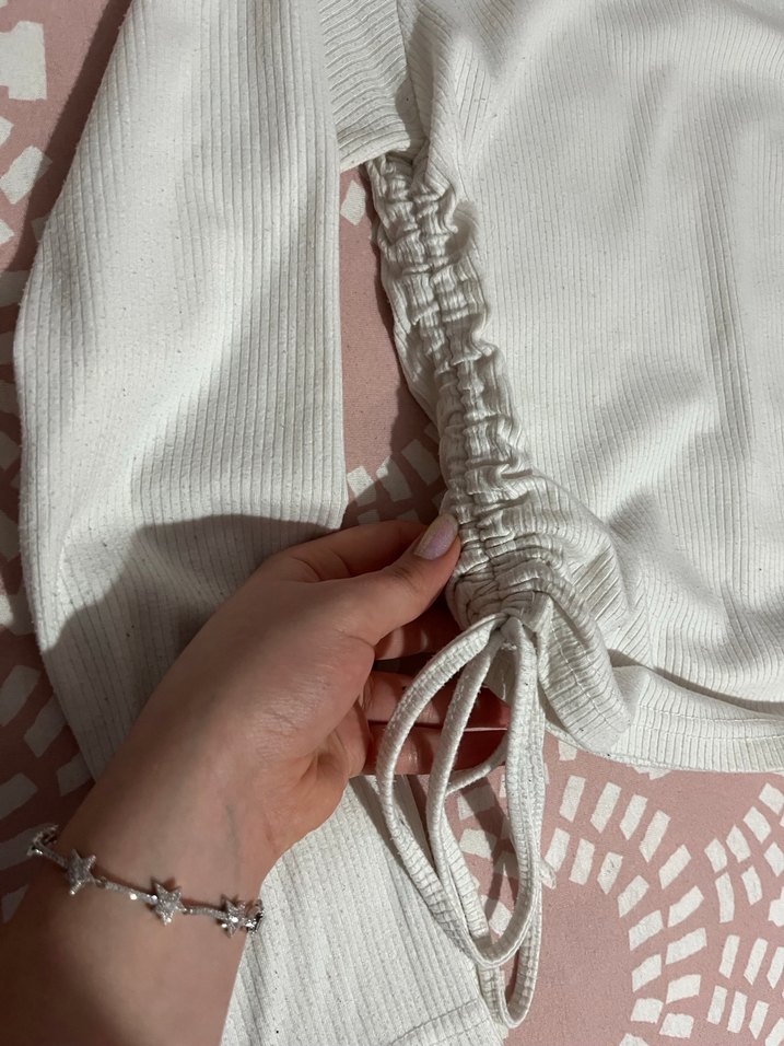 Beyaz Uzun Kollu Crop Top - Görsel 4