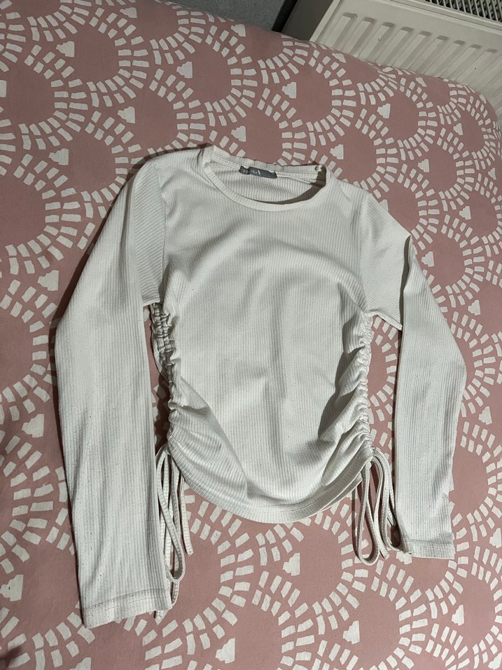 Beyaz Uzun Kollu Crop Top - Görsel 3