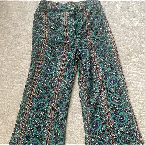 s Beden yeşil Renk Ekol#Mi?#Şal desenli#pantolon#