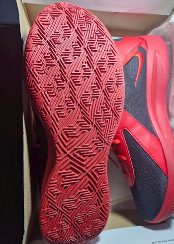 Kırmızı Siyah Basketbol Ayakkabısı - Görsel 2