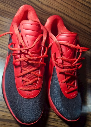 Kırmızı Siyah Basketbol Ayakkabısı - Görsel 3