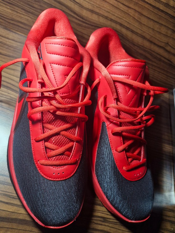 Kırmızı Siyah Basketbol Ayakkabısı - Görsel 3