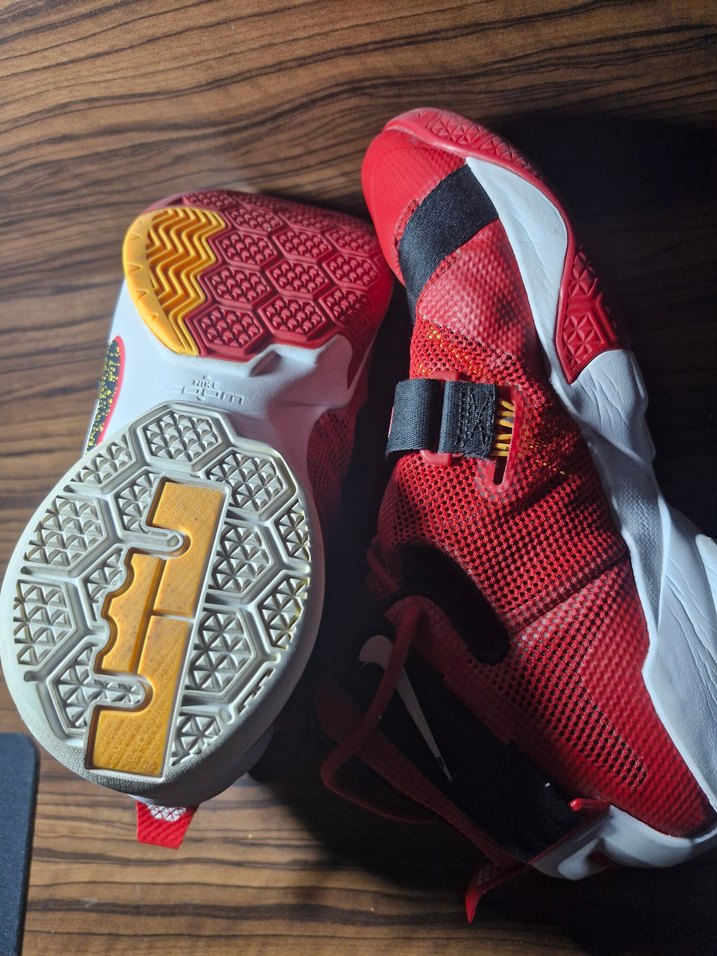 Lebron James Basketbol Ayakkabısı - Görsel 4