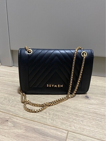 Siyah çanta