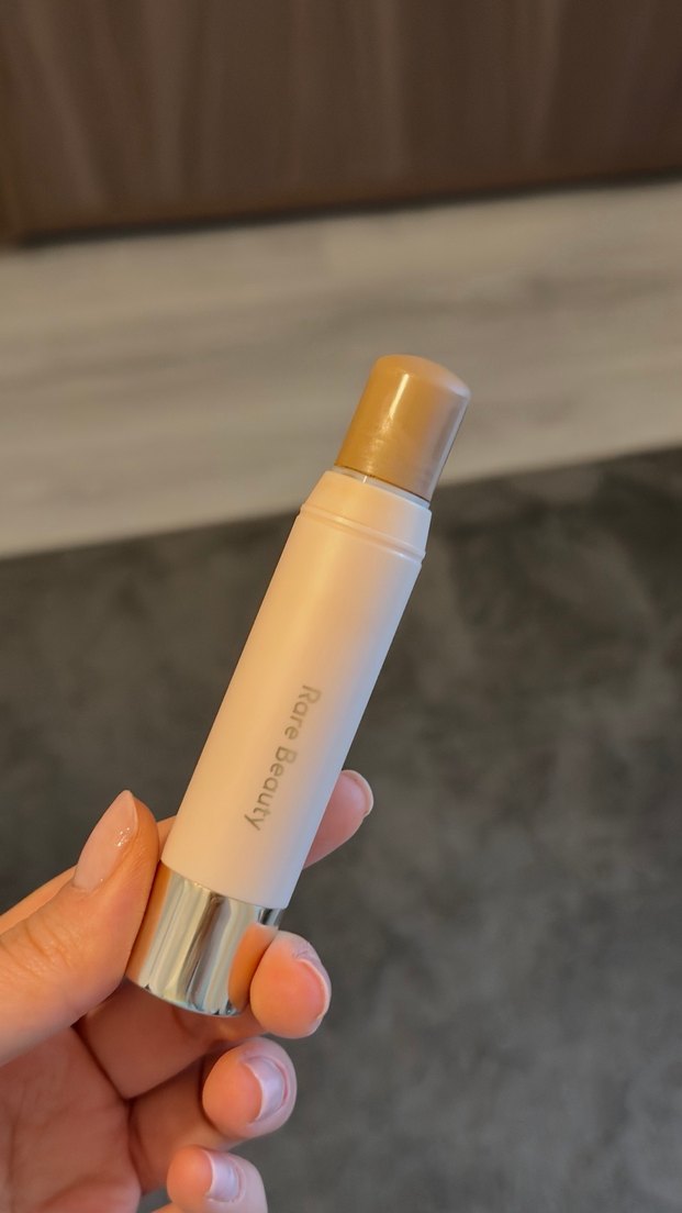 Rare Beauty Bej Kapatıcı ve Aydınlatıcı - Görsel 4