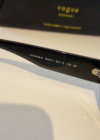 Siyah Parlak Kadın Güneş Gözlüğü - Görsel 4