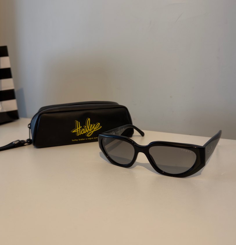 Siyah Parlak Kadın Güneş Gözlüğü - Görsel 2