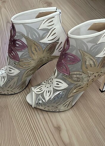 Topuklı ayakkabı - Görsel 2