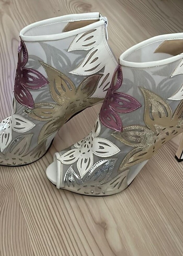 Topuklı ayakkabı - Görsel 2