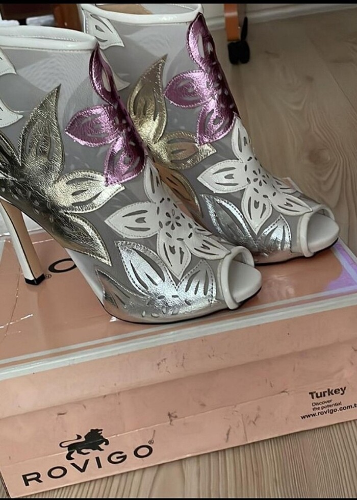 Topuklı ayakkabı - Görsel 4