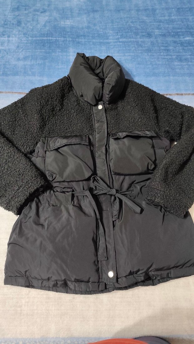 Siyah Kürklü Kısa Kadın Kışlık Mont - Görsel 3