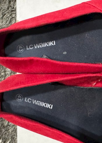 Kırmızı ayakkabı - Görsel 3