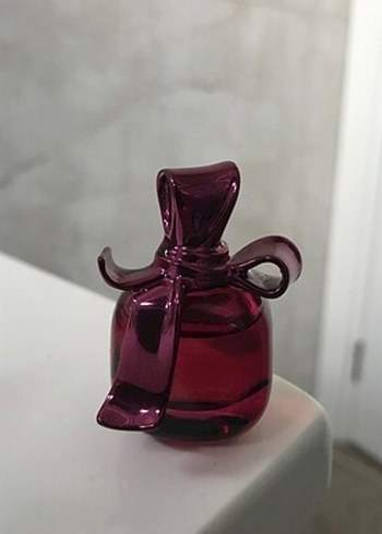 Nina Ricci Nina Ricci Ricci Rucu Kadın Parfümü 50 ml