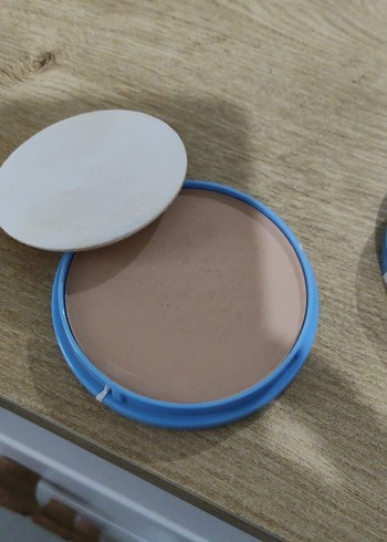 Rimmel Kind & Free Mavi Parlak Pudra 10g - Görsel 3