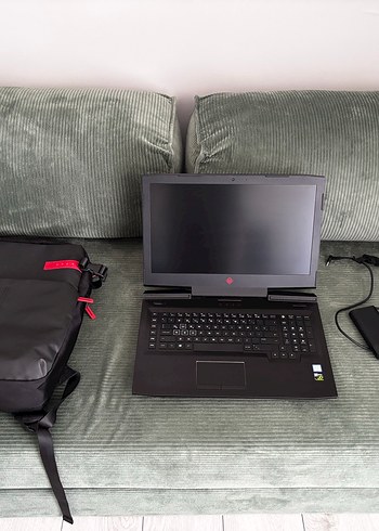 Siyah HP Omen 17 Laptop - Görsel 6