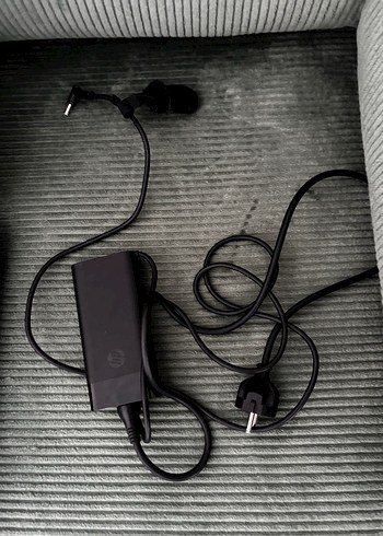 Siyah HP Omen 17 Laptop - Görsel 4