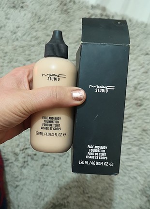 Mac face and body fondöten
