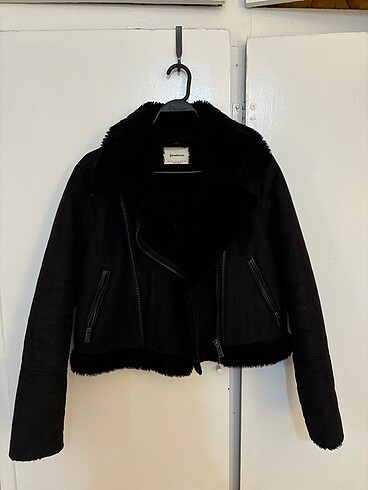 Stradivarius kürklü mont